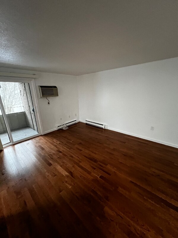 Foto del edificio - 142 Burgundy Hill Ln