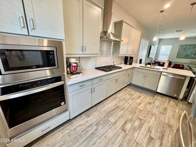 Building Photo - 5137 E Anderson Dr