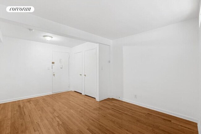 Foto del edificio - 401 W 56th St