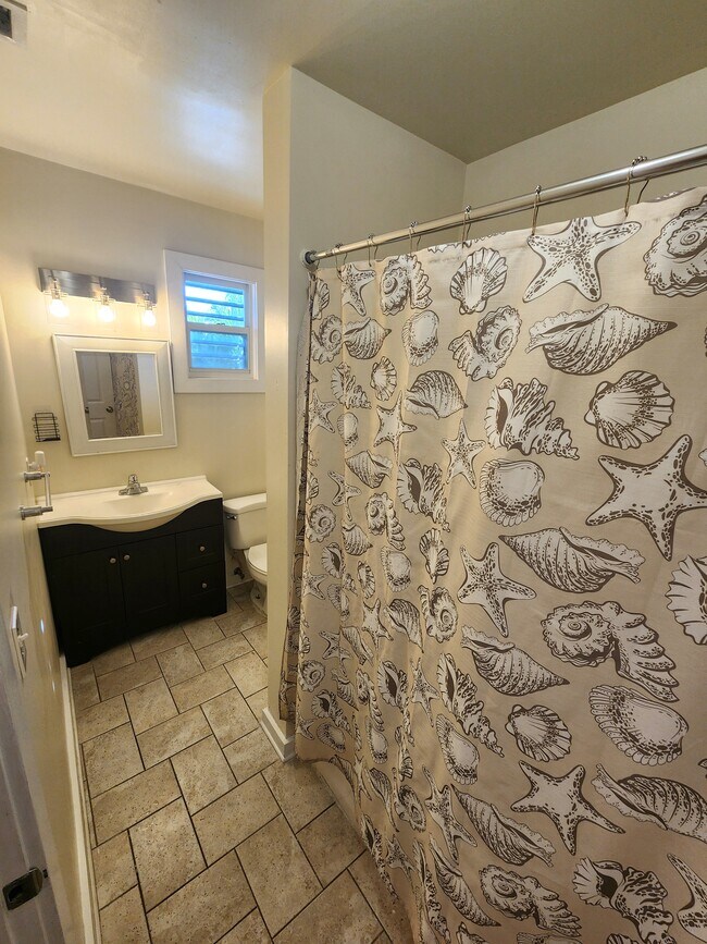 1830 Fogarty Ave Unit 5, Key West, FL 33040 Condo for Rent in Key