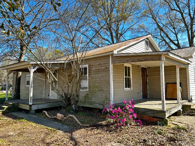 Building Photo - 308 S 1st St