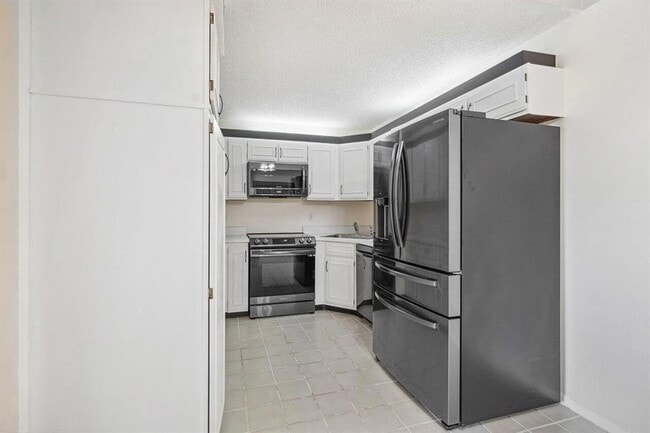 Photo - 13770 Oneida Dr Apartment