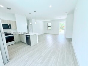 Building Photo - 1048 Jay
