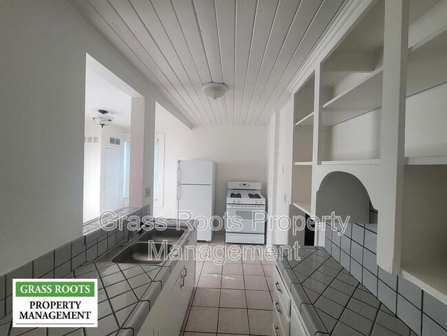 Building Photo - 311 N Church St