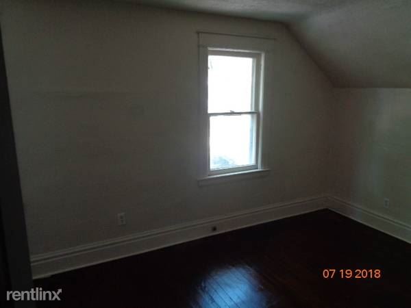 Building Photo - 3 br, 1 bath House - 44 Judson St
