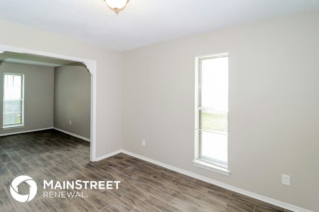 Building Photo - 4395 Kerwin Dr