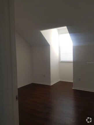 Building Photo - 2030 Island Walk Dr