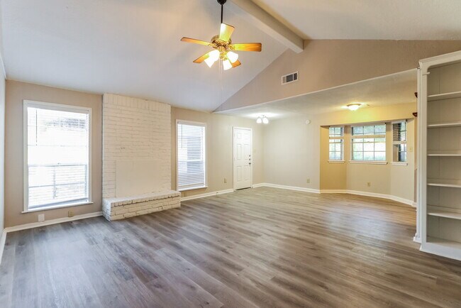Foto del edificio - 4714 Glendower Dr