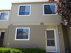 Building Photo - 5 Oak Crest Ct