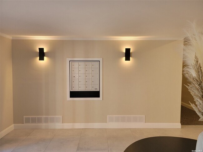 Building Photo - 120 S Park Ave