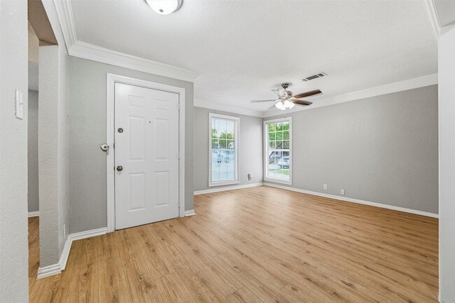 Building Photo - 1110 NE 17th St