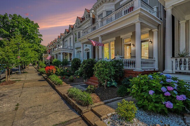 Foto del edificio - 2713 W Grace St