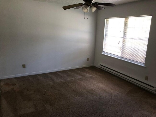 Building Photo - Franklin Township Three Bedroom Ranch