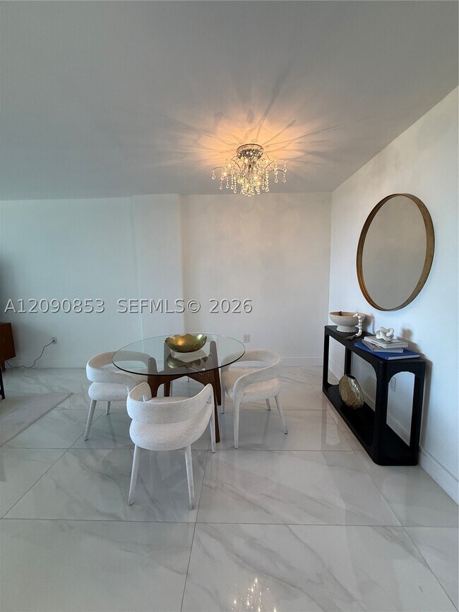 Foto del edificio - 10275 Collins Ave