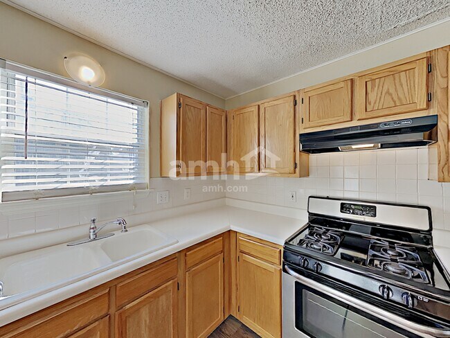 Building Photo - 4473 High Gate Ct NW