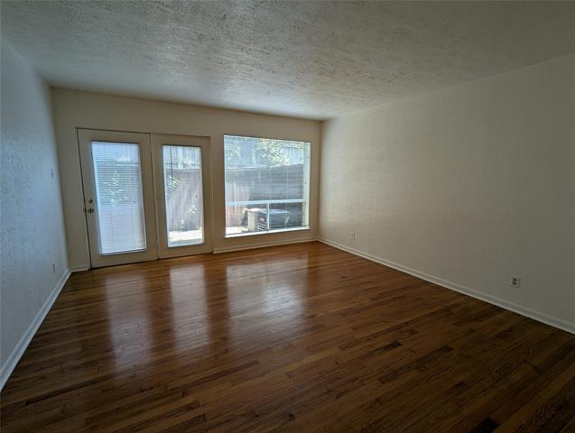 Foto del edificio - 5730 Martel Ave