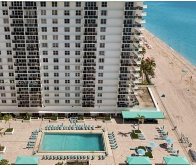 Building Photo - 3725 S Ocean Dr