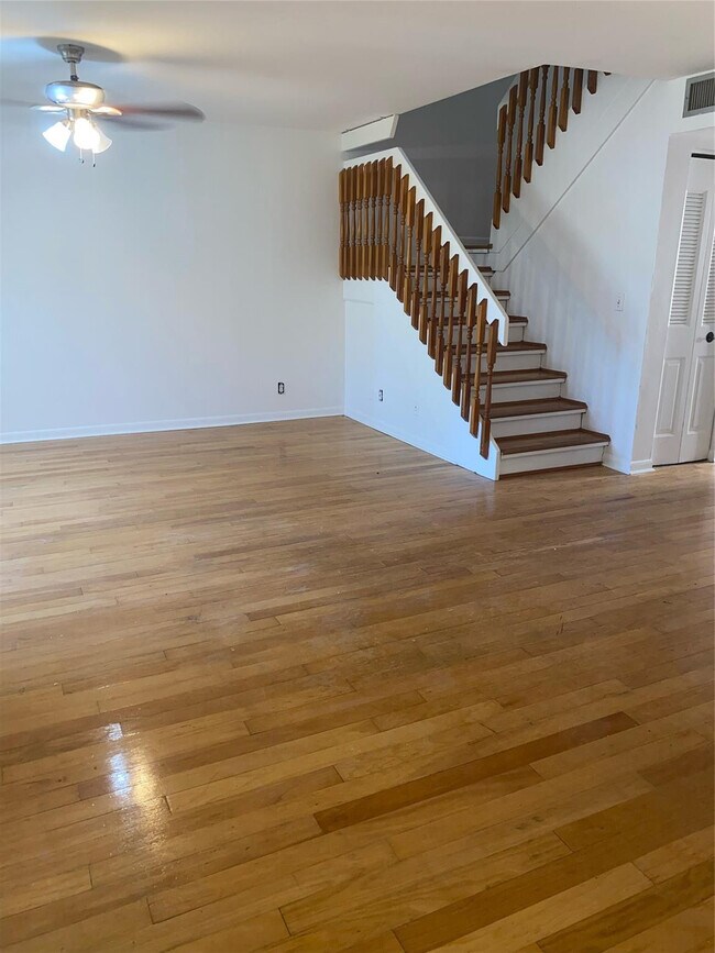 Foto del edificio - 5201 NE 14th Terrace