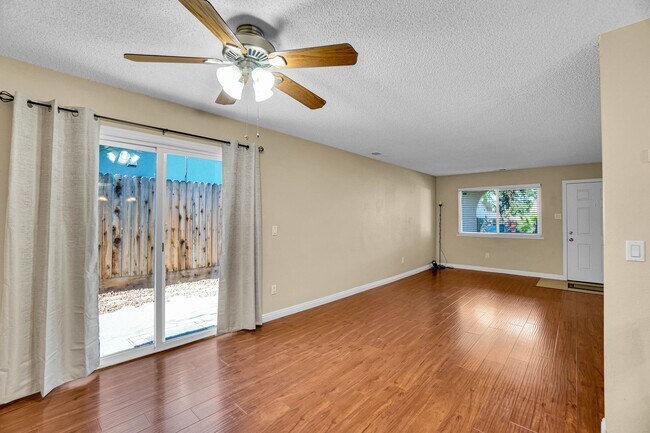 Building Photo - 4206-4208 Casa Blanca Lane