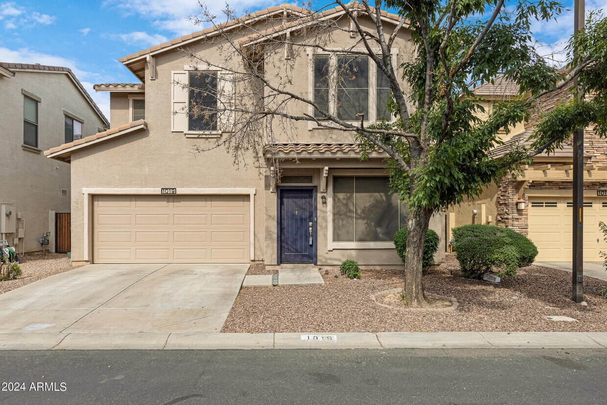 Primary Photo - 1019 E Julian Dr