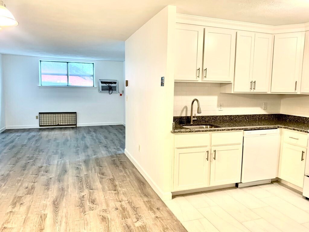 Primary Photo - 395 Revere Beach Pkwy