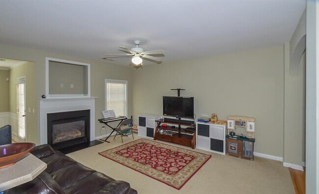 Building Photo - 2877 Cross Creek Dr