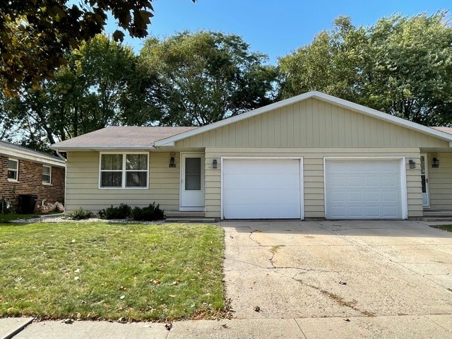 Front of House - 3115 N McDonald St