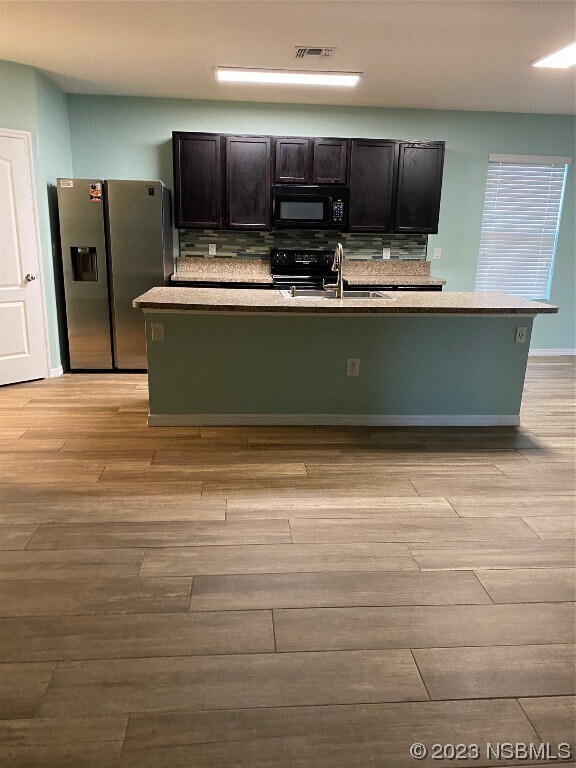 Building Photo - 340 Admiralty Ct