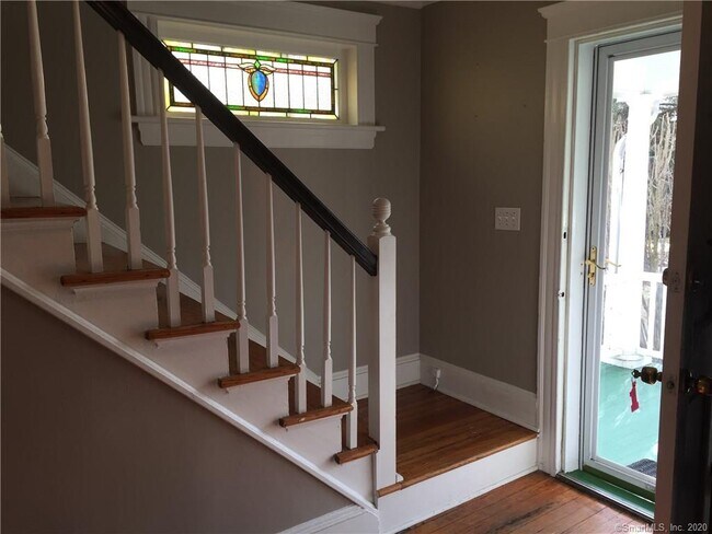 Foto del edificio - 12 Maplewood Ave