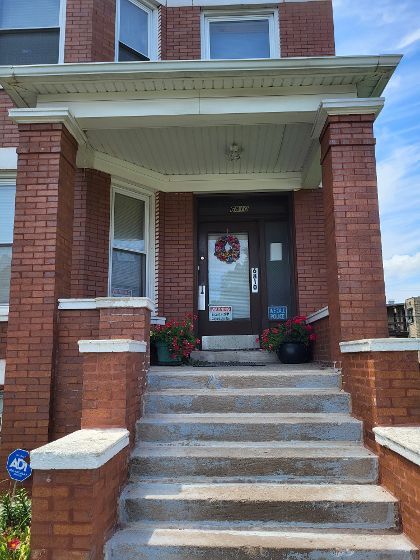 Building - 6810 S Green St