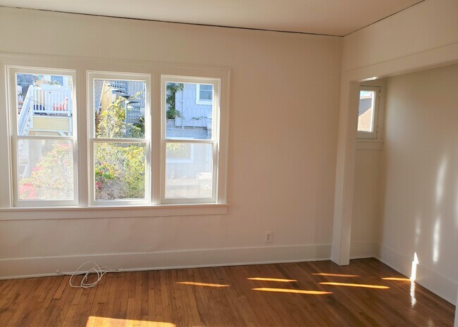 Foto del edificio - 124 Breeze Ave
