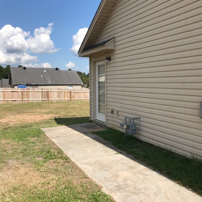 Foto del edificio - 1106 Moss Hill Dr