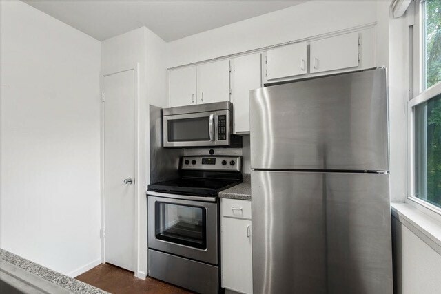 Primary Photo - 2119 Oxford Ave