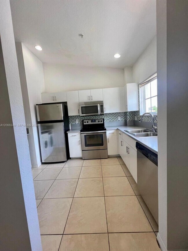 Foto del edificio - 3824 SW 48th Ave