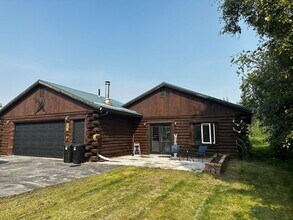 Building Photo - 203 E 6th Ave