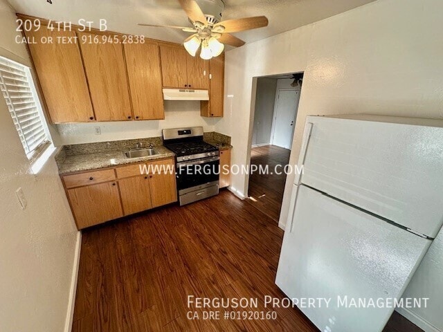 Building Photo - 209 4th St