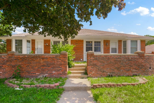 Building Photo - 4421 Sterling Ave