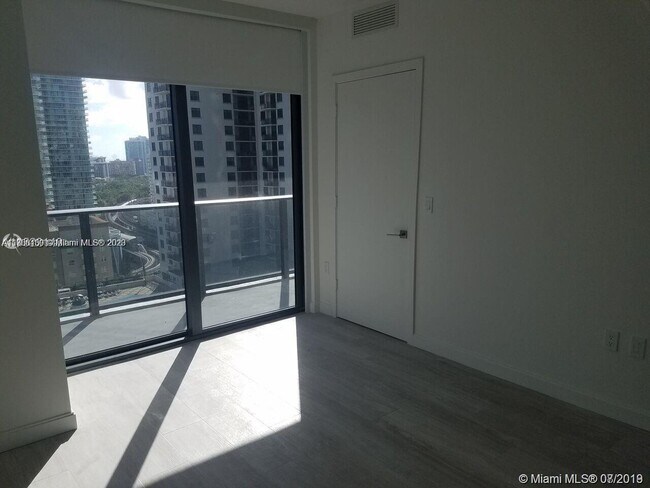 Foto del edificio - 55 SW 9th St