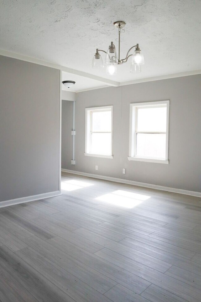 Foto del edificio - Modern Charm on Waverly: Renovated 3-Bed H...