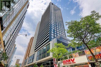 Building Photo - 20-2420 Edward St