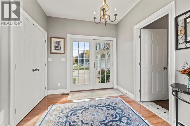 Photo du bâtiment - 1094 Lilydale Ave