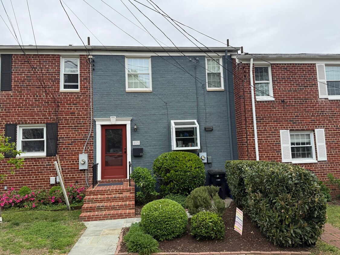Primary Photo - 213 Guthrie Ave