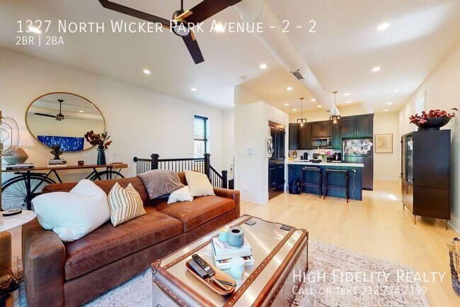 Foto del edificio - 1327 N Wicker Park Ave