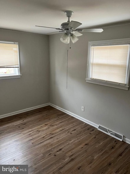 Building Photo - 110 E Colton Ln