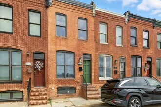 Building Photo - 2220 Henneman Ave