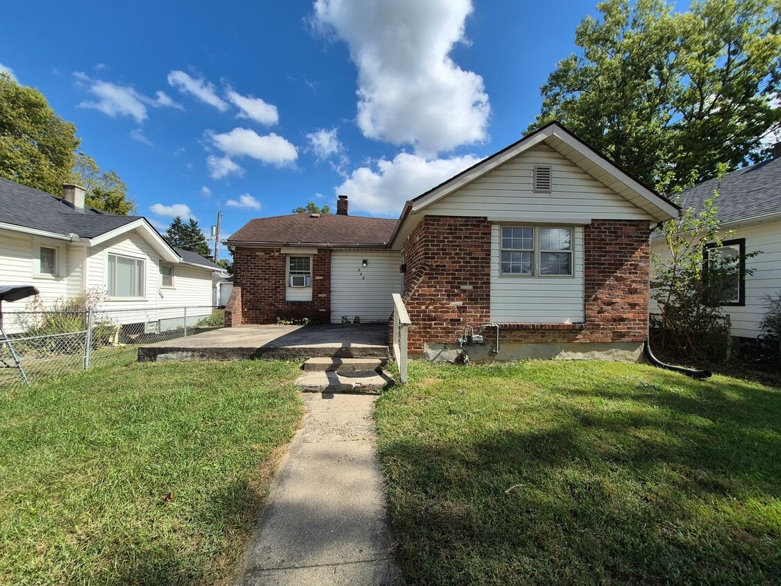 Primary Photo - Cozy 2-bedroom house all one floor!