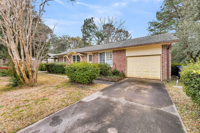 Foto del edificio - 1417 Rainbow Rd