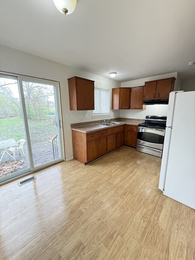 Foto del edificio - 176 N Christine Cir