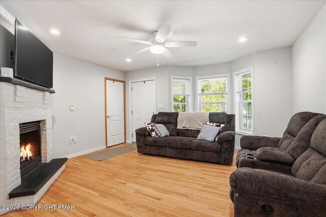 Foto del edificio - 12 Rockway Ct
