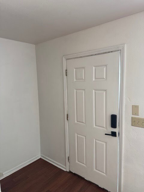 Foto del edificio - 2182 Timberwood Cir S